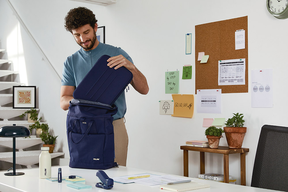 241046-EC Ruksak MILAN 1918 Rollup 10lit plavi P10