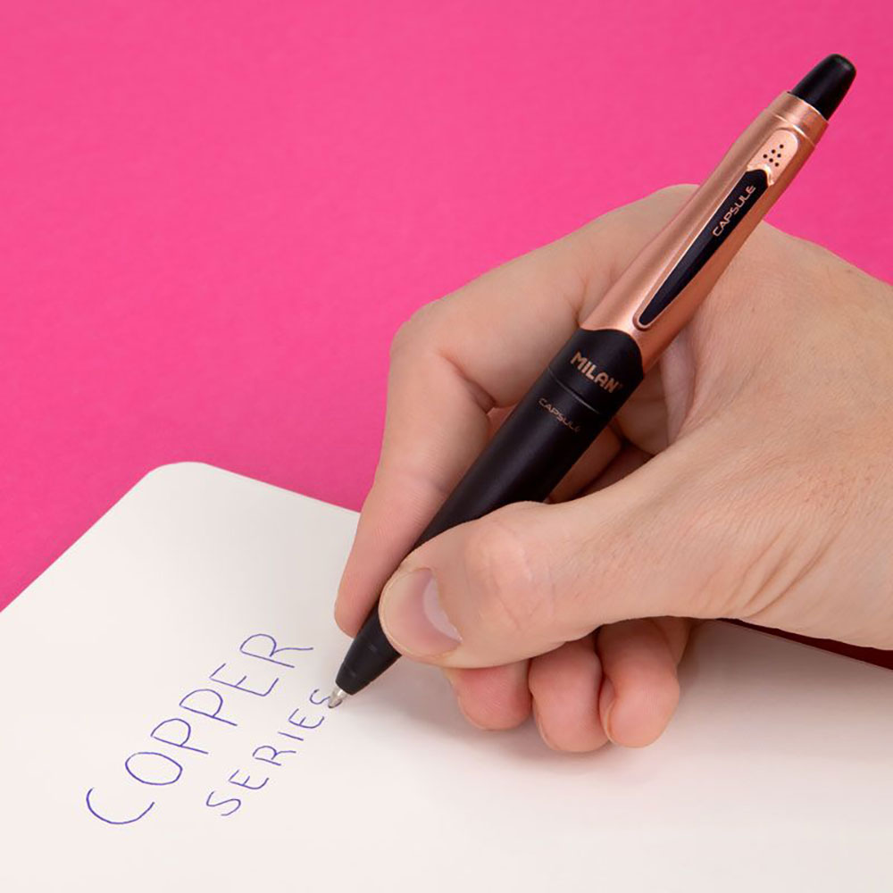 242230-EC Ol.kem. MILAN Capsule Copper 1mm sort display P20/360